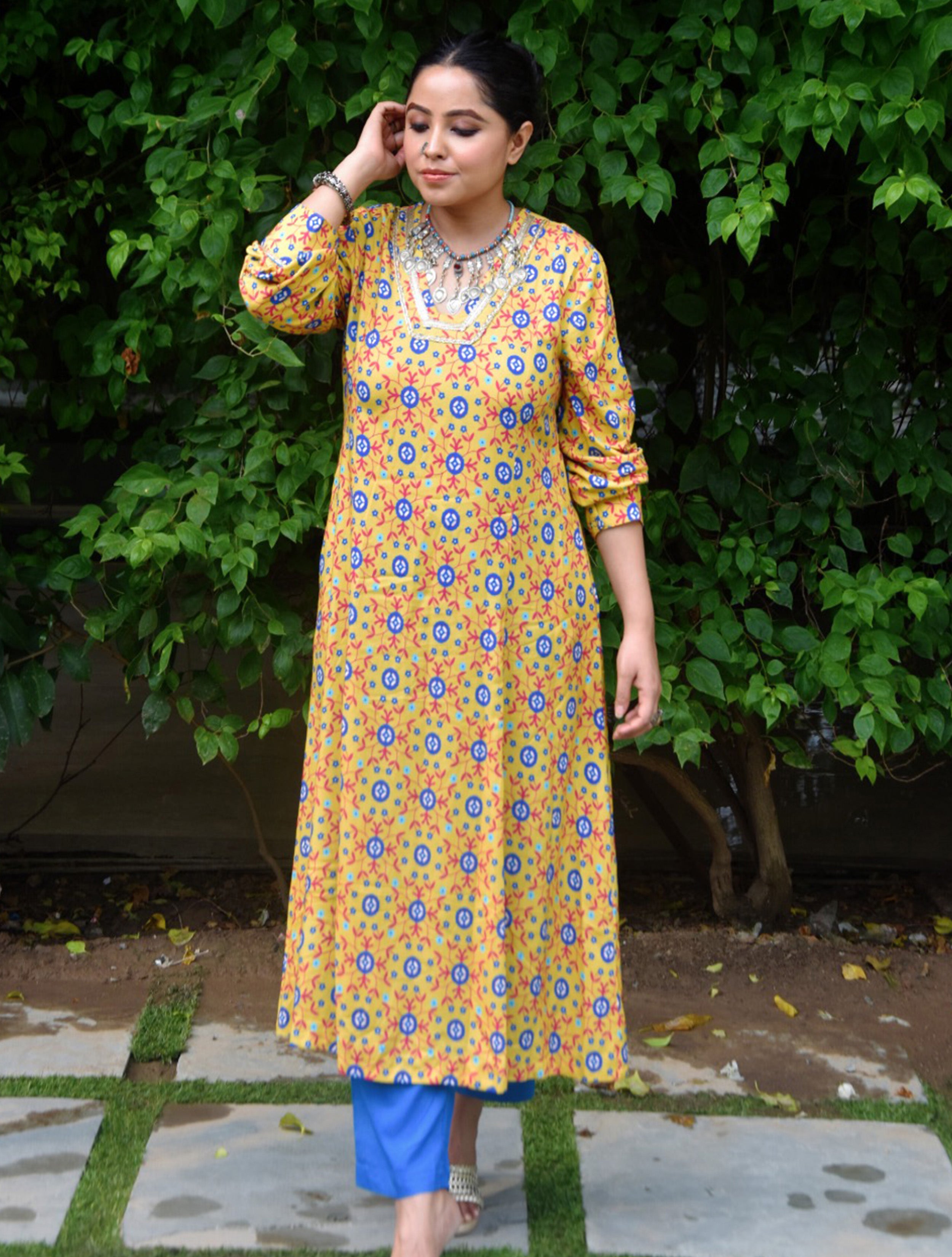 trueBrowns Lime Pink Floral Print A-line Glass Neck Kurta Set