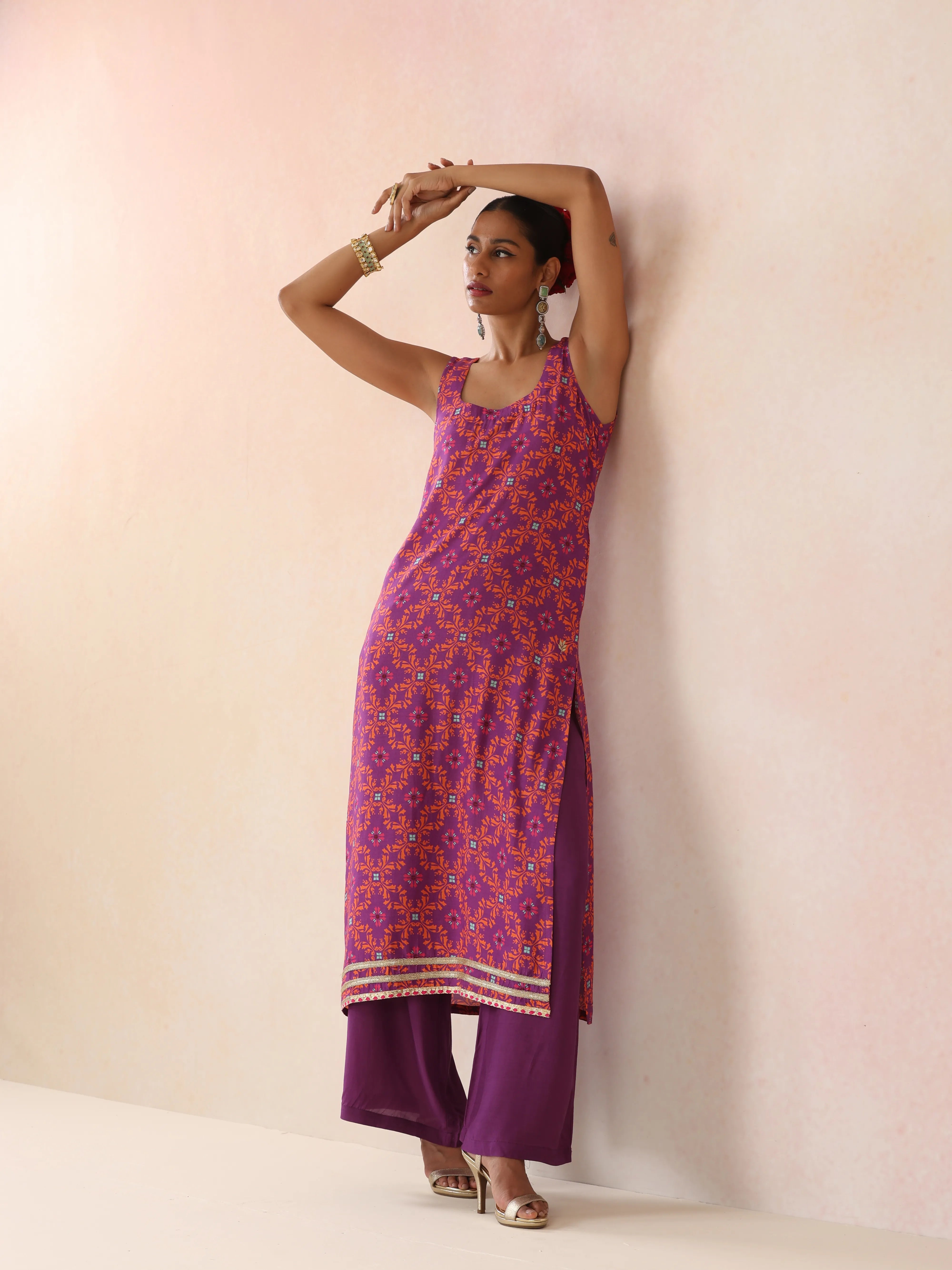 trueBrowns Purple Orange Jaal Print Viscose Sleeveless Straight Kurta Set