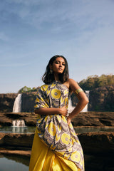 trueBrowns Yellow Muslin Ikat Saree