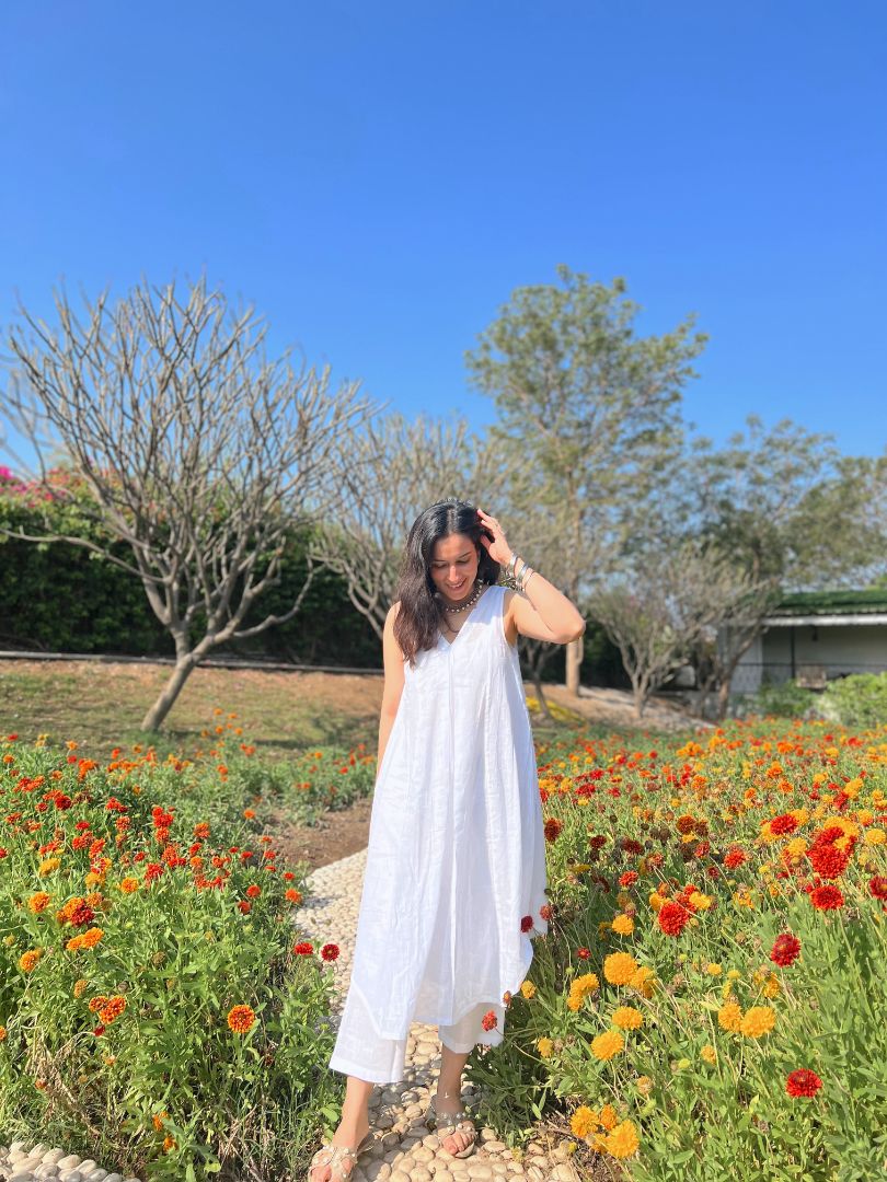 White Slub Texture Sleeveless Flared  Kurta Pant Set