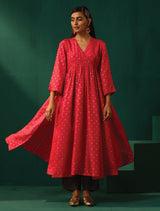 trueBrowns Pink Square Viscose Silk V-Neck Waist Gathered Kurta Pant Set