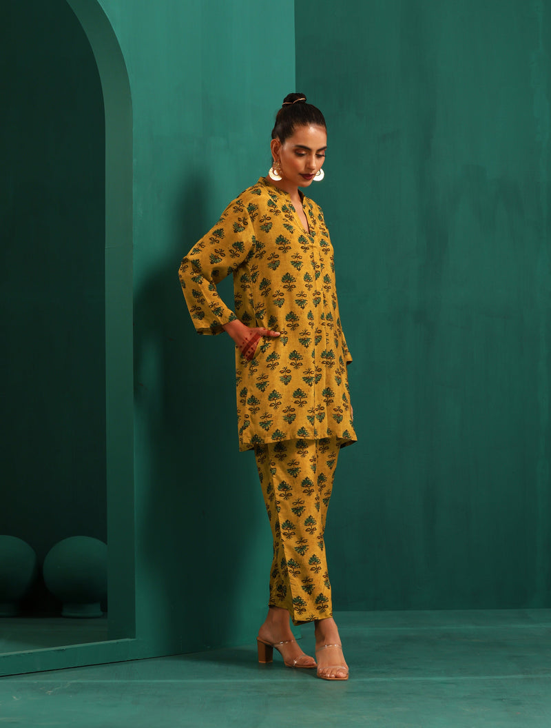 trueBrowns Mustard Flower Stem Muslin Silk Printed Relaxed Co-ord Set