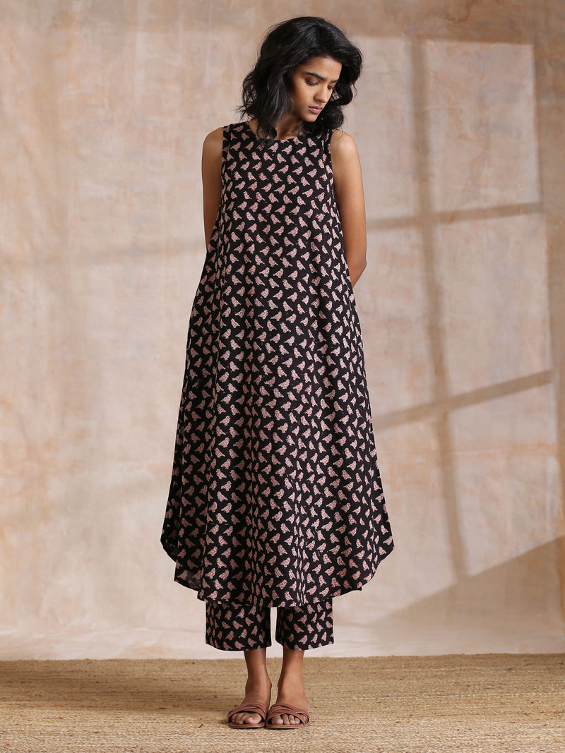 Black Bird Bagru Print Cotton Sleeveless Kurta Pant Set