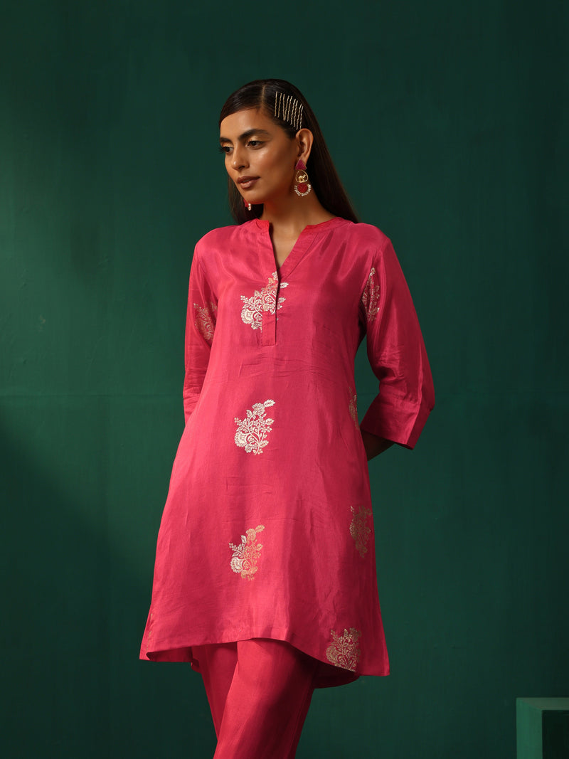trueBrowns Pink Floral Viscose Silk Round Neck Co-ord  Set