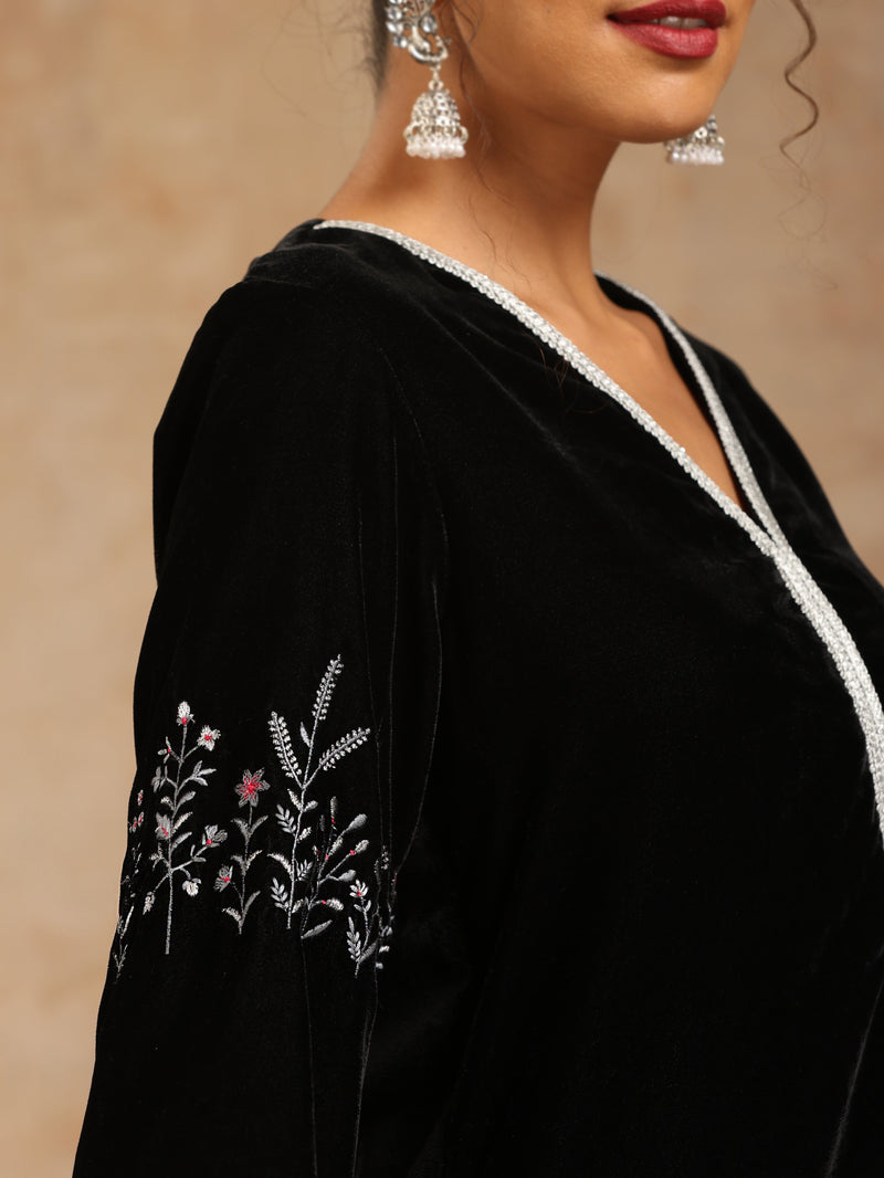 trueBrowns Black Velvet Sleeve Embroidered Kurta