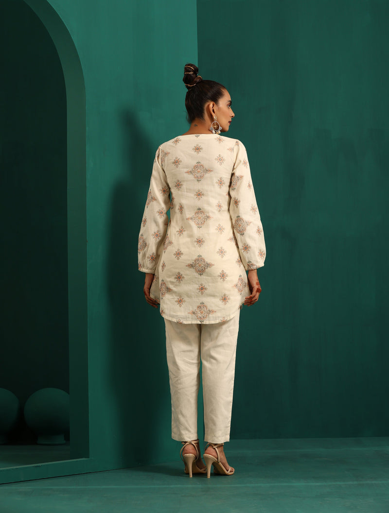 trueBrowns Ivory Peach Cotton V-Neck Co-Ord Set