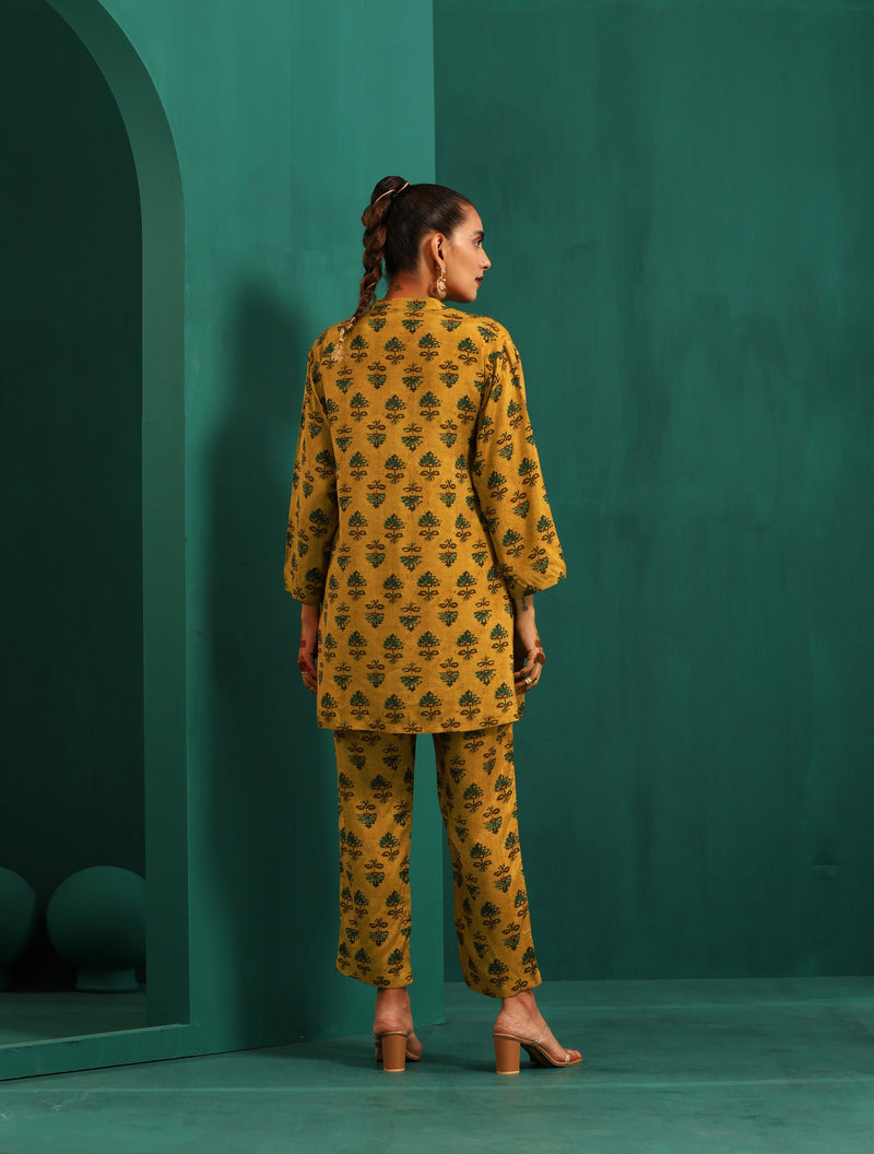trueBrowns Mustard Flower Stem Muslin Silk Printed Relaxed Co-ord Set
