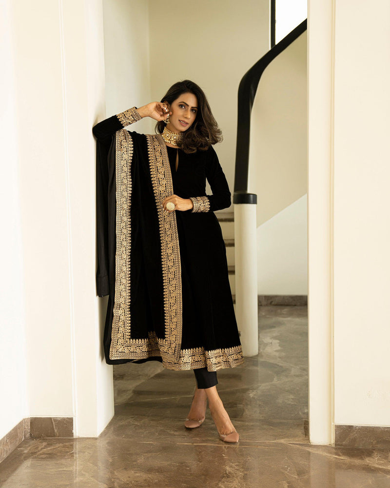 Black Velvet Flared Embroidered Kurta - trueBrowns